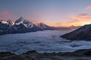 登山的散文：一场心灵的朝圣
